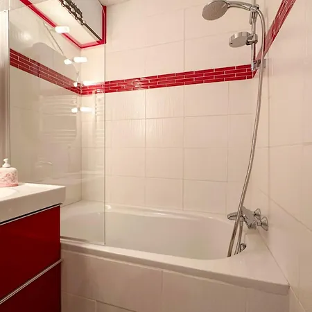 Sunny With Open View Full Comfort