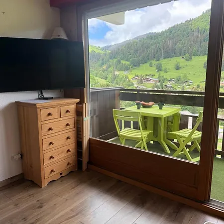 Sunny With Open View Full Comfort 아파트